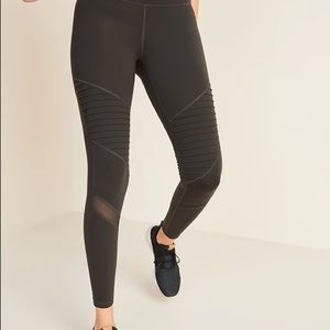 Old Navy High Rise Elevate Legging Size M